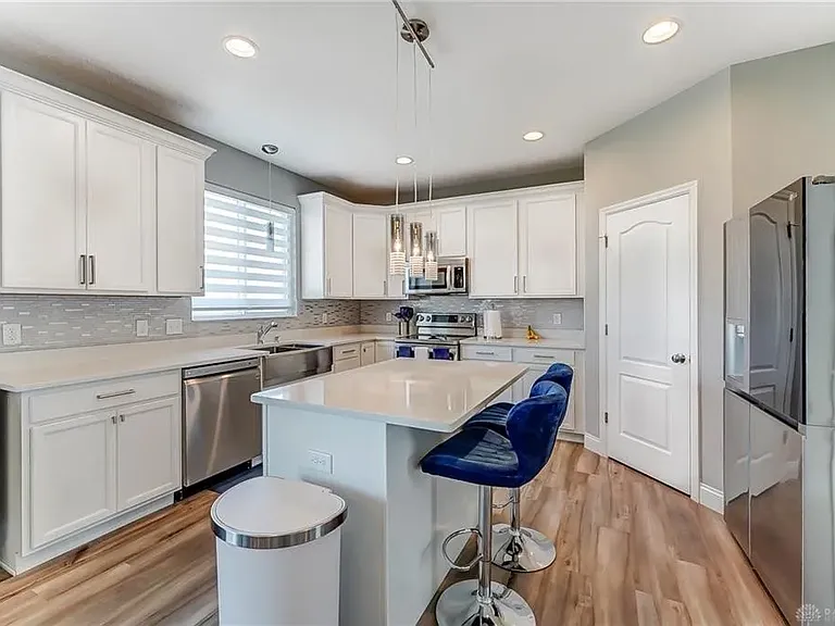 997 McKinney Ln — Photo 12