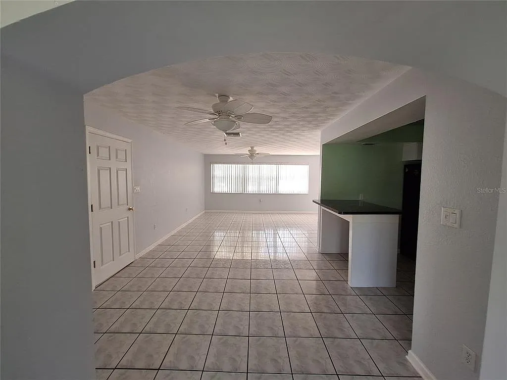 3 bed, 2.0 bath, 1628 sqft, $1,800 — Photo 4