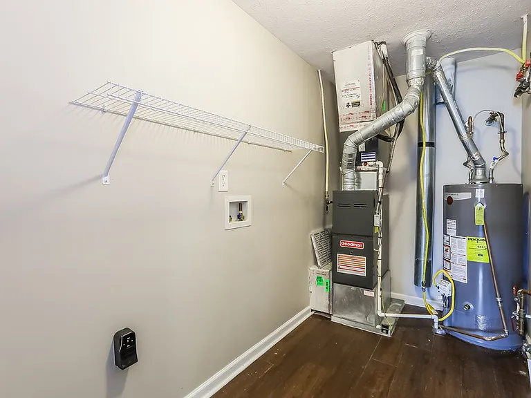 1083 Pine Ridge Way — Photo 15