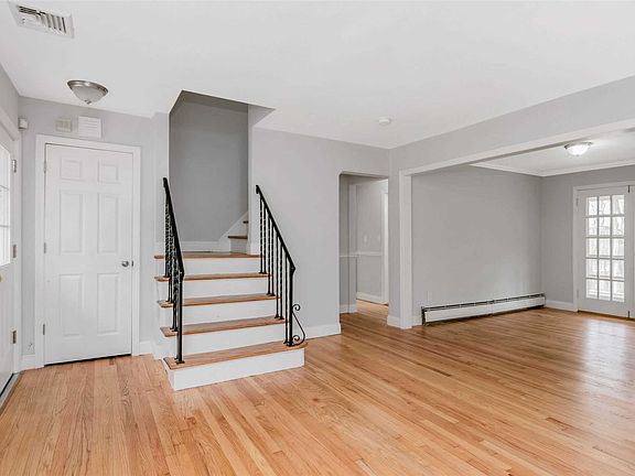 3rd image of 68 E Gate Dr