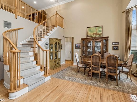 3rd image of 8 Wyckoff Way