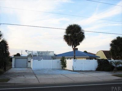 809 Via Deluna Dr, Pensacola Beach, FL, 32561