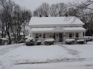 82 Cross St, Uxbridge, MA 01569