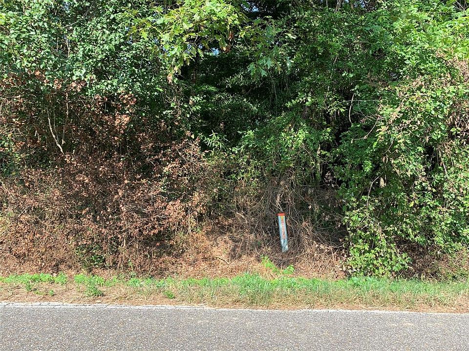 2nd image of 3220 Brooks Rd