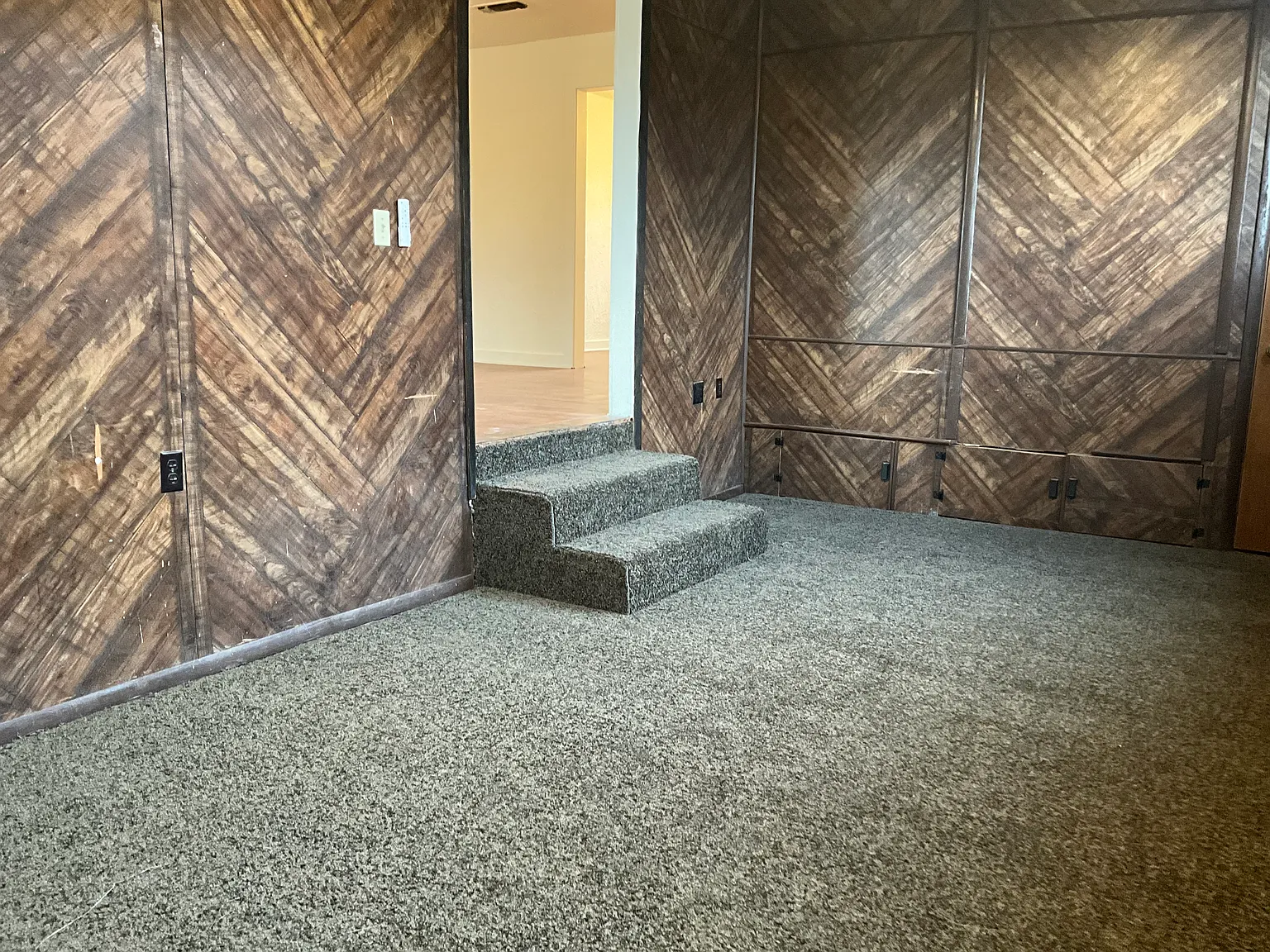 2 bed, 1370 sqft, $1,000 — Photo 4