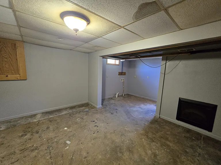 301 Rath St — Photo 17