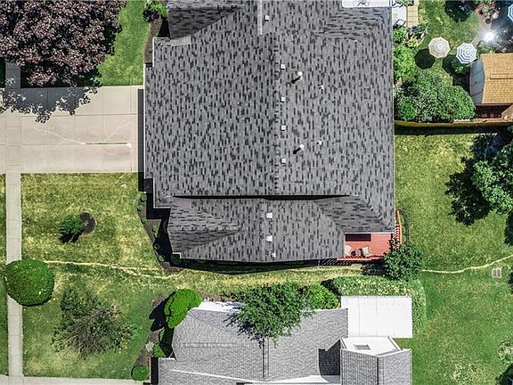 5th image of 4276 Victorian Dr