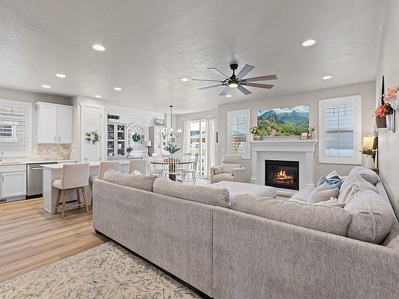 3rd image of 1424 W Foxtail Way