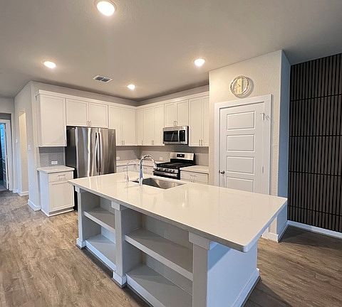 4th image of 14811 Maverick Ave
