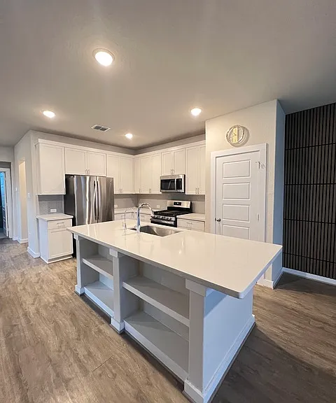 14811 Maverick Ave — Photo 4