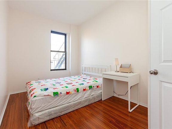 5th image of 200 Bay 22nd St APT C3