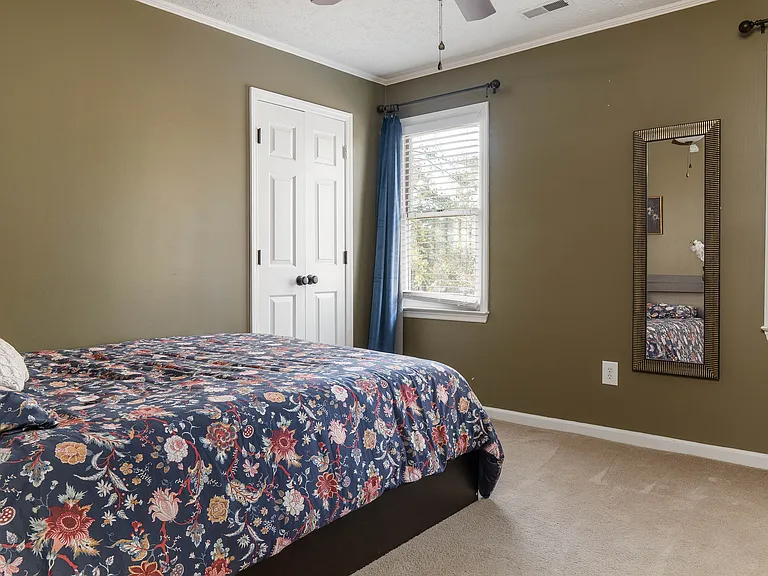864 Hilton Dr — Photo 24