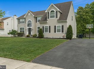 448 Huntingdon Dr, Williamstown, NJ 08094