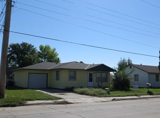 1613 Avenue I, Gothenburg, NE 69138