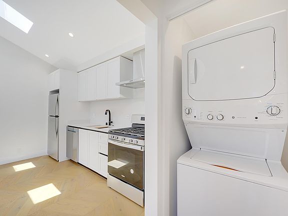 4th image of 234B S Spalding Dr #B