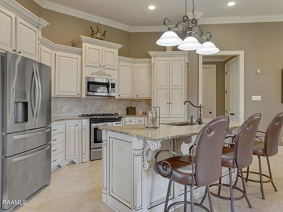 4th image of 202 Birchview Dr
