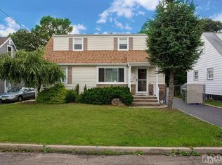 20 Kenneth Ave, Parlin, NJ 08859