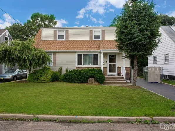 20 Kenneth Ave, Parlin, NJ 08859