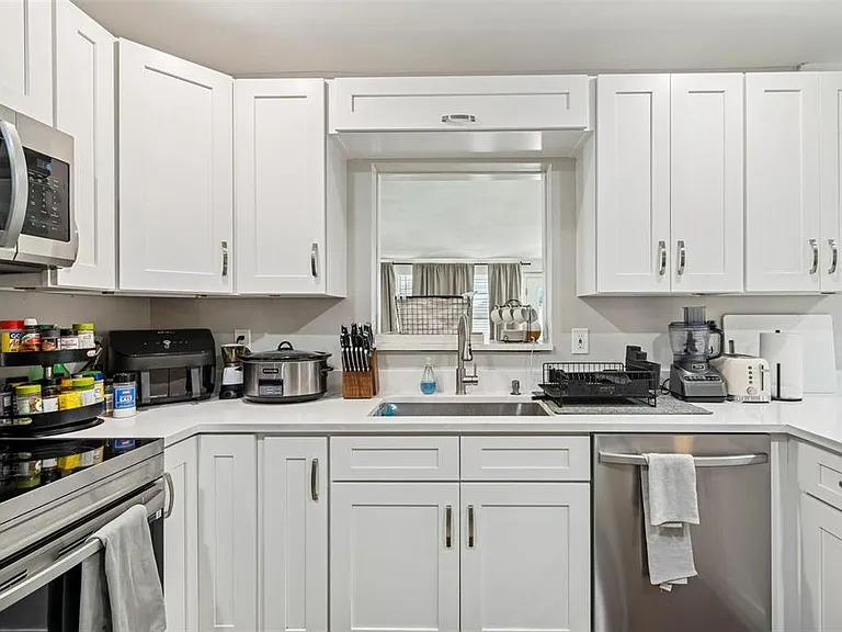 2302 S Arrawana Ave — Photo 22