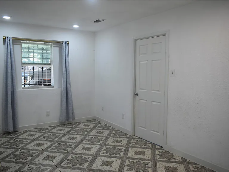 5922 Lavender St — Photo 7