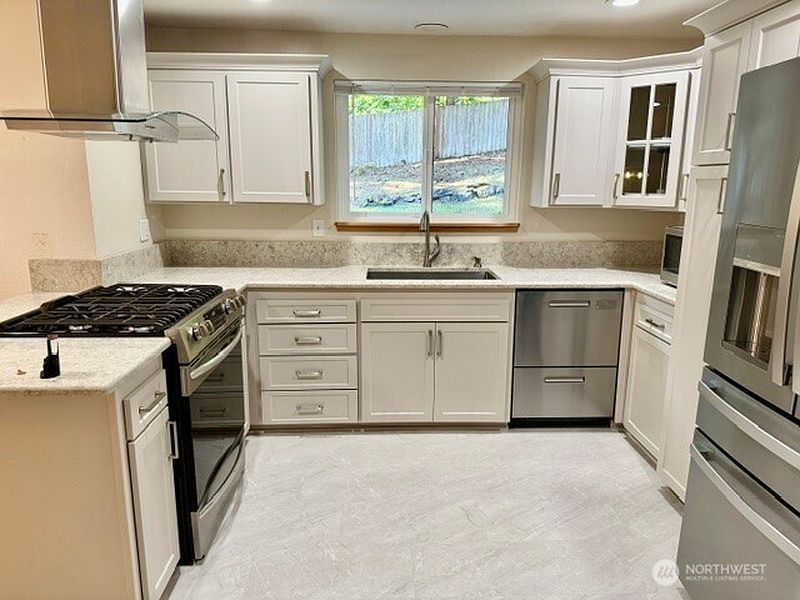 4th image of 6712 53rd Street W