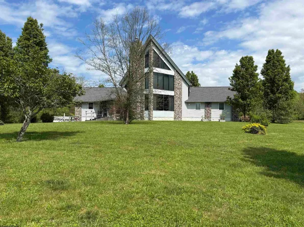 62 Grayfield St, Worthington, WV 26591