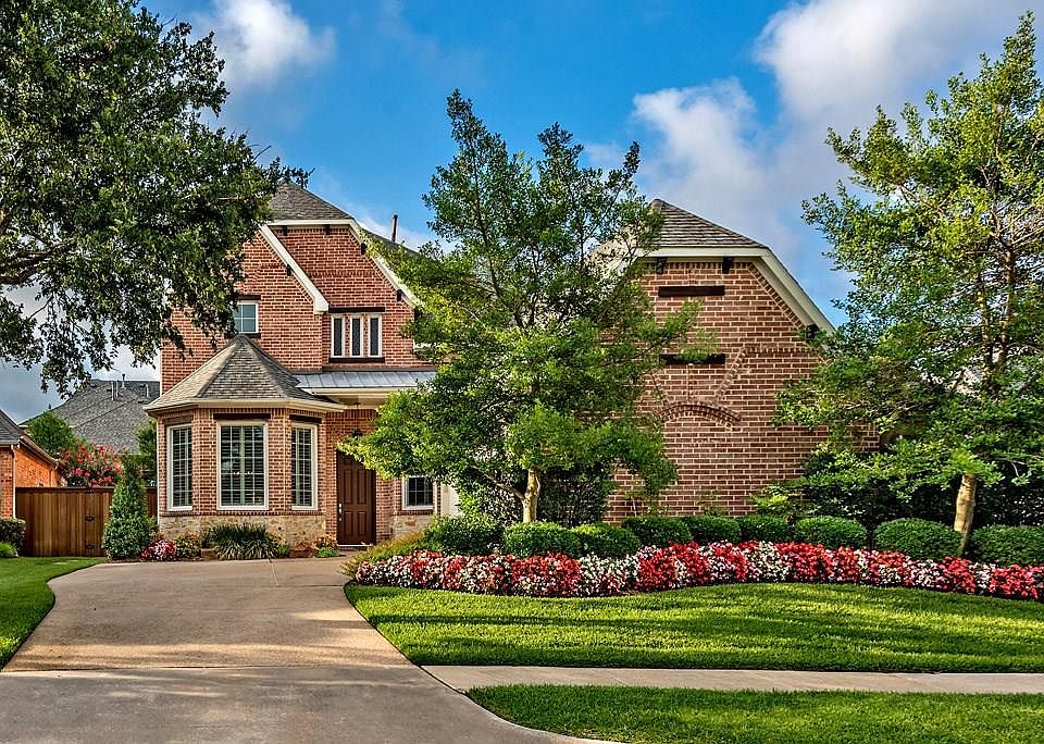 1st image of 4585 Venetian Way