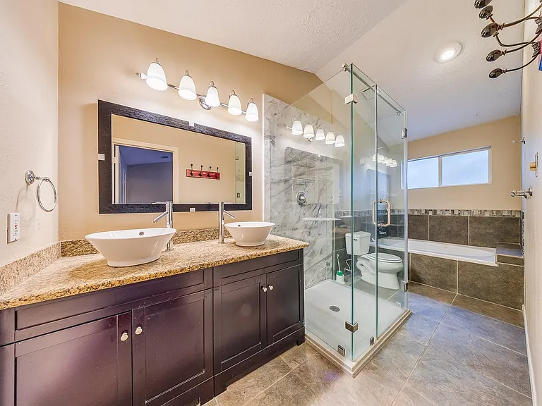 1018 Memorial Village Dr #124 — Photo 17