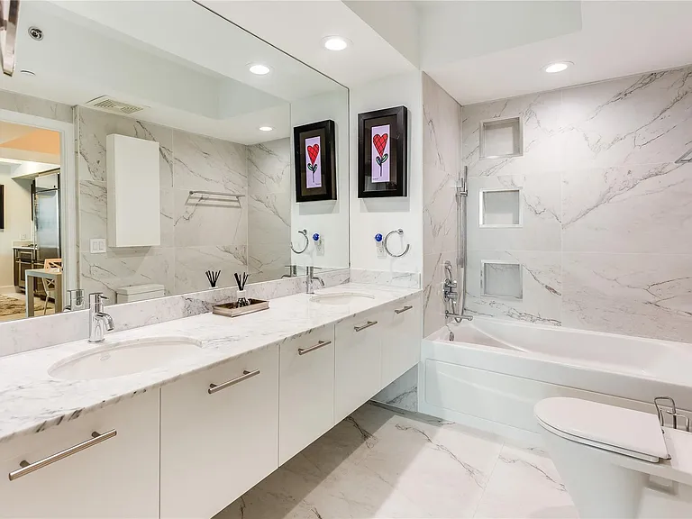55 SE 6th St #3500 — Photo 22