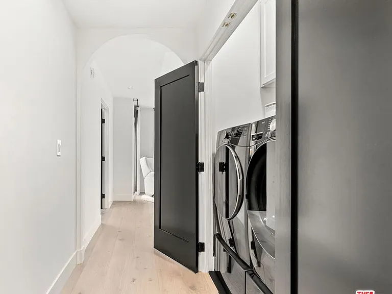 1182 Wellesley Ave #401 — Photo 18