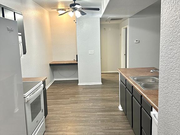 5th image of 24909 Madison Ave Unit 321