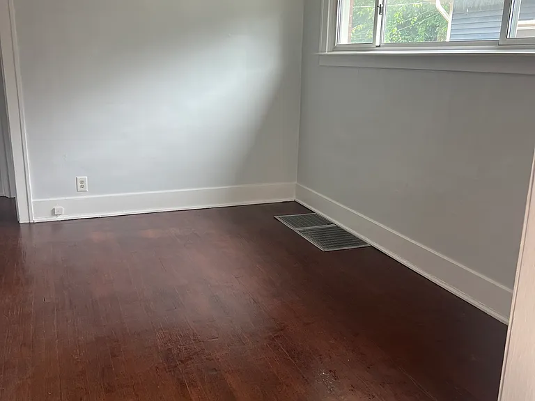 825 Saint Louis St — Photo 10