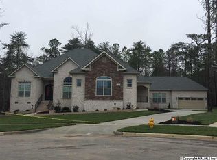 2 Natures Ridge Cir SE, Huntsville, AL 35803