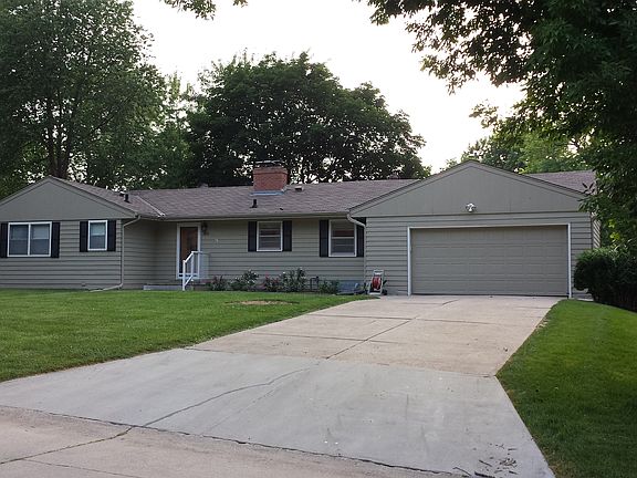 2nd image of 2812 S 105th Ave