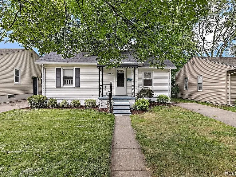 1783 E Marshall St — Photo 18