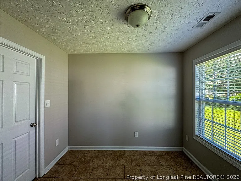 136 Ivystone Dr — Photo 12
