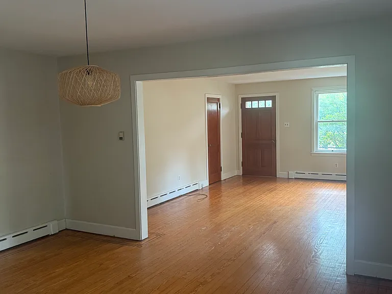 126 W York St — Photo 3