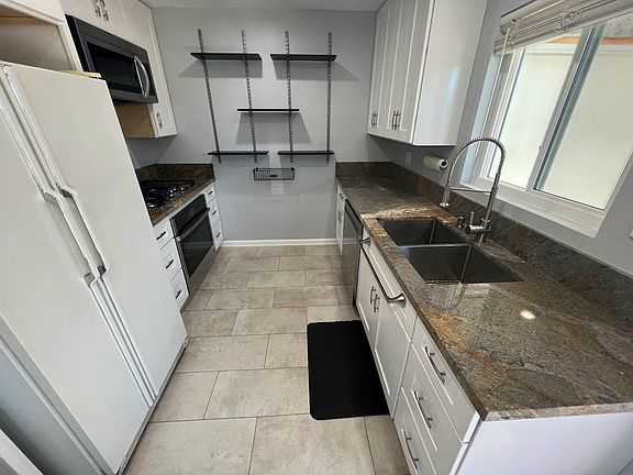 5th image of 3127-29 41st St