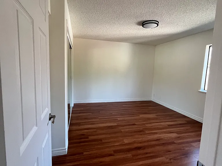 1165 Spazier Ave #104 — Photo 4