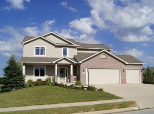 2132 Highlander Dr, Warsaw, IN