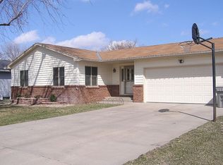 507 Kennedy Dr, Grand Island, NE 68803