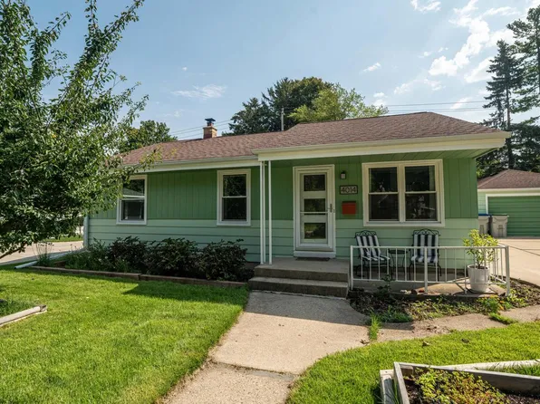 4014 S Logan COURT, Milwaukee, WI 53207