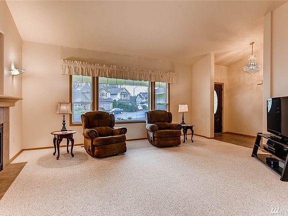 4th image of 16017 132nd Avenue Ct E