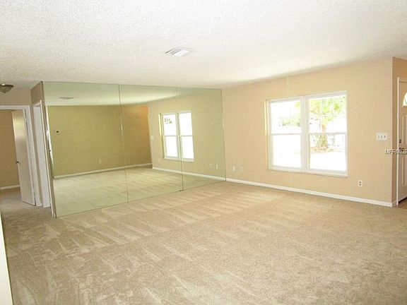 3rd image of 2202 Lauren Cir
