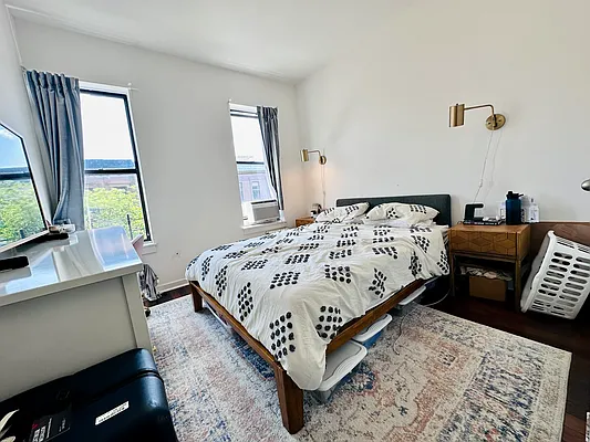 Rented by Zjama Realty Corp | media 5