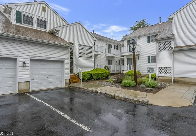105 Alexandria Way — Photo 4
