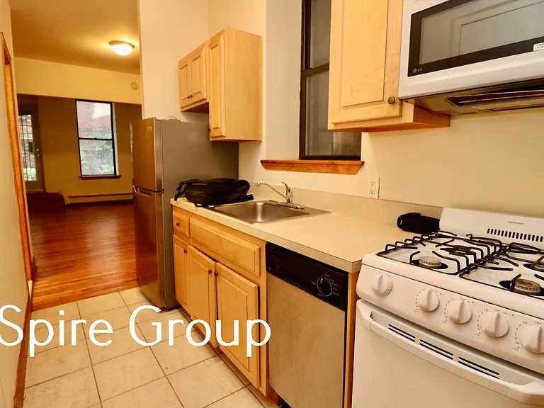 814 10th Ave #1B — Photo 4