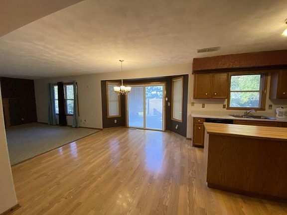 5th image of 8344 Woodbridge Ln