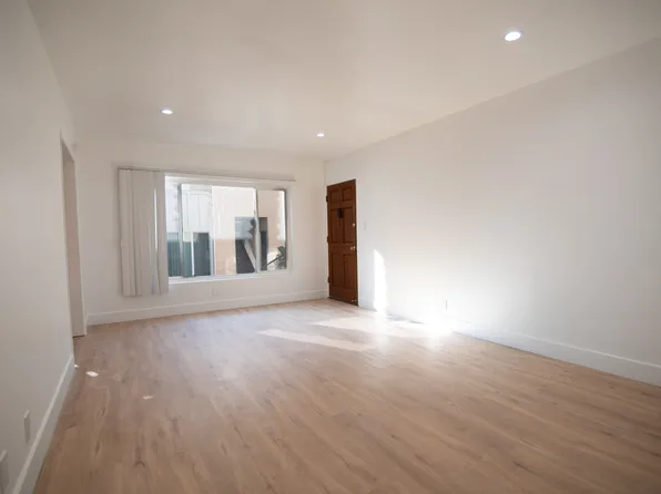 11743 Dorothy St #3, Los Angeles, CA 90049