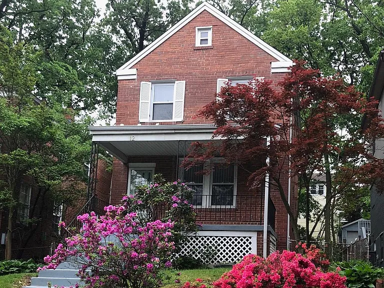 12 Walnut St NW — Photo 2